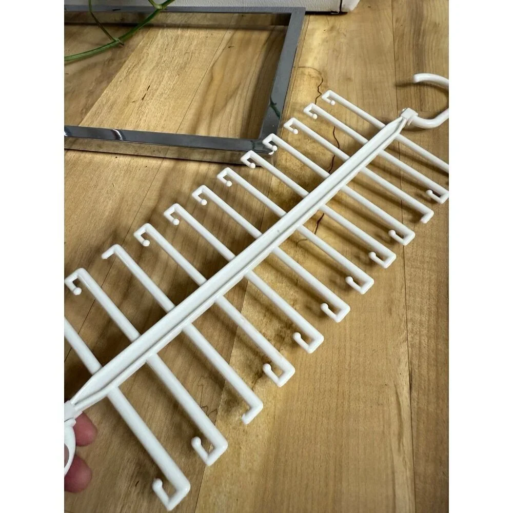 Belt hanger